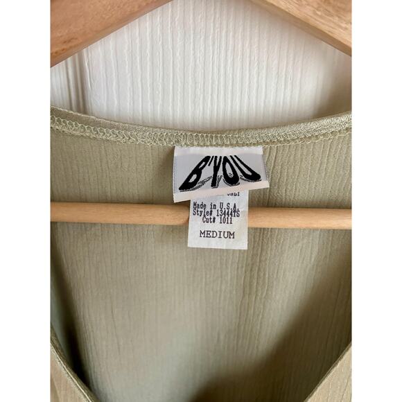 90's Light Green 100% Rayon Women's Vest Size Medium | Grunge Minimalist Style - Picture 12 of 15